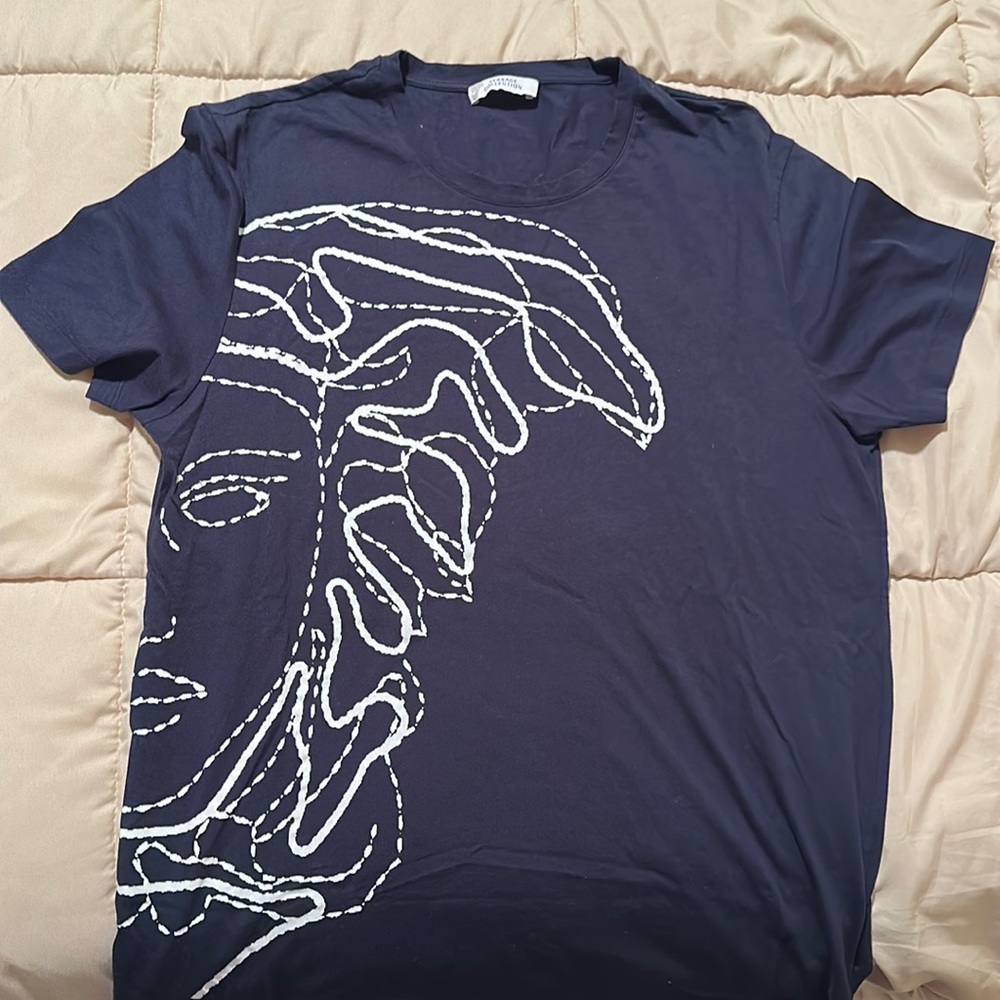 Versace Size medium t shirt